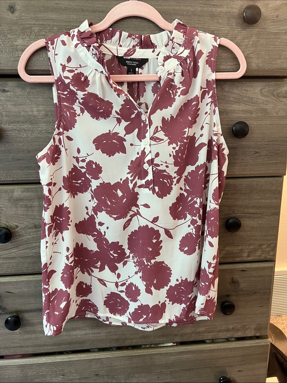 Simply Vera Vera Wang Cream Sleeveless Top with Dusty Rose Floral Print